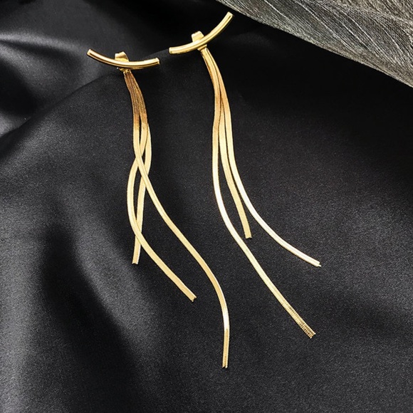 NEW 18K Yellow Gold Long Tassel Earrings - Picture 5 of 6